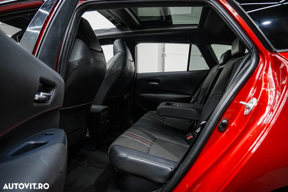 Toyota Corolla 2.0 HSD Exclusive Plus GR Sport Bi-Tone - 22