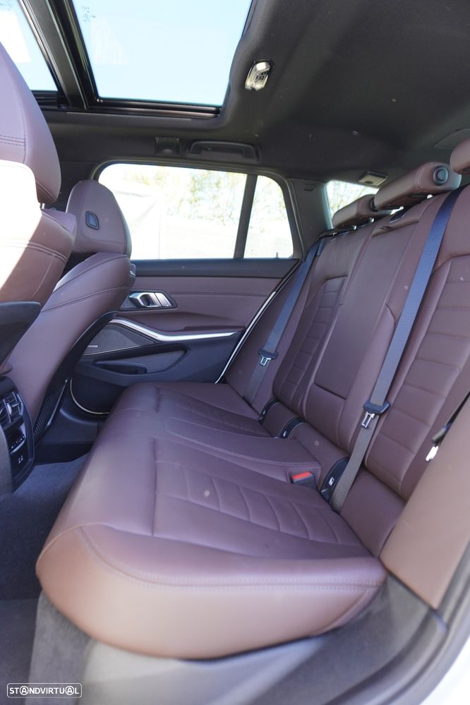 BMW 330 e Aut. Sport Line - 54
