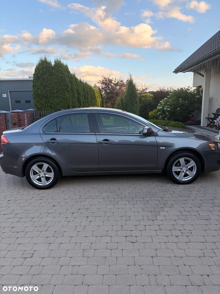 Mitsubishi Lancer - 8