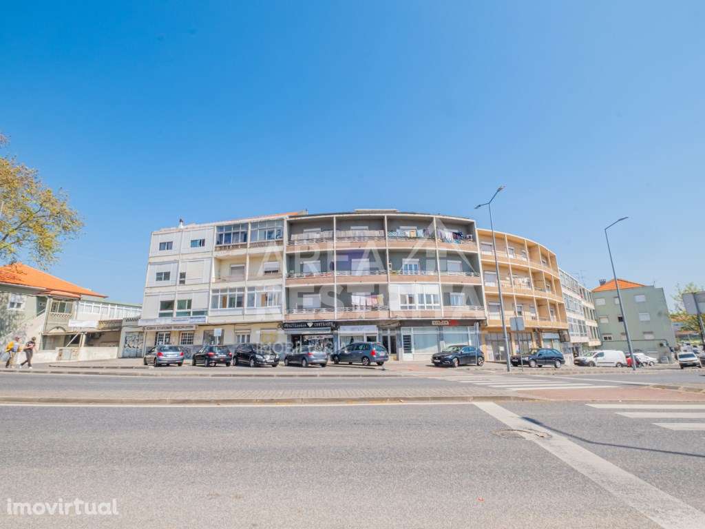 Apartamento T2 Remodelado - Fogueteiro, Amora - Grande imagem: 2/34