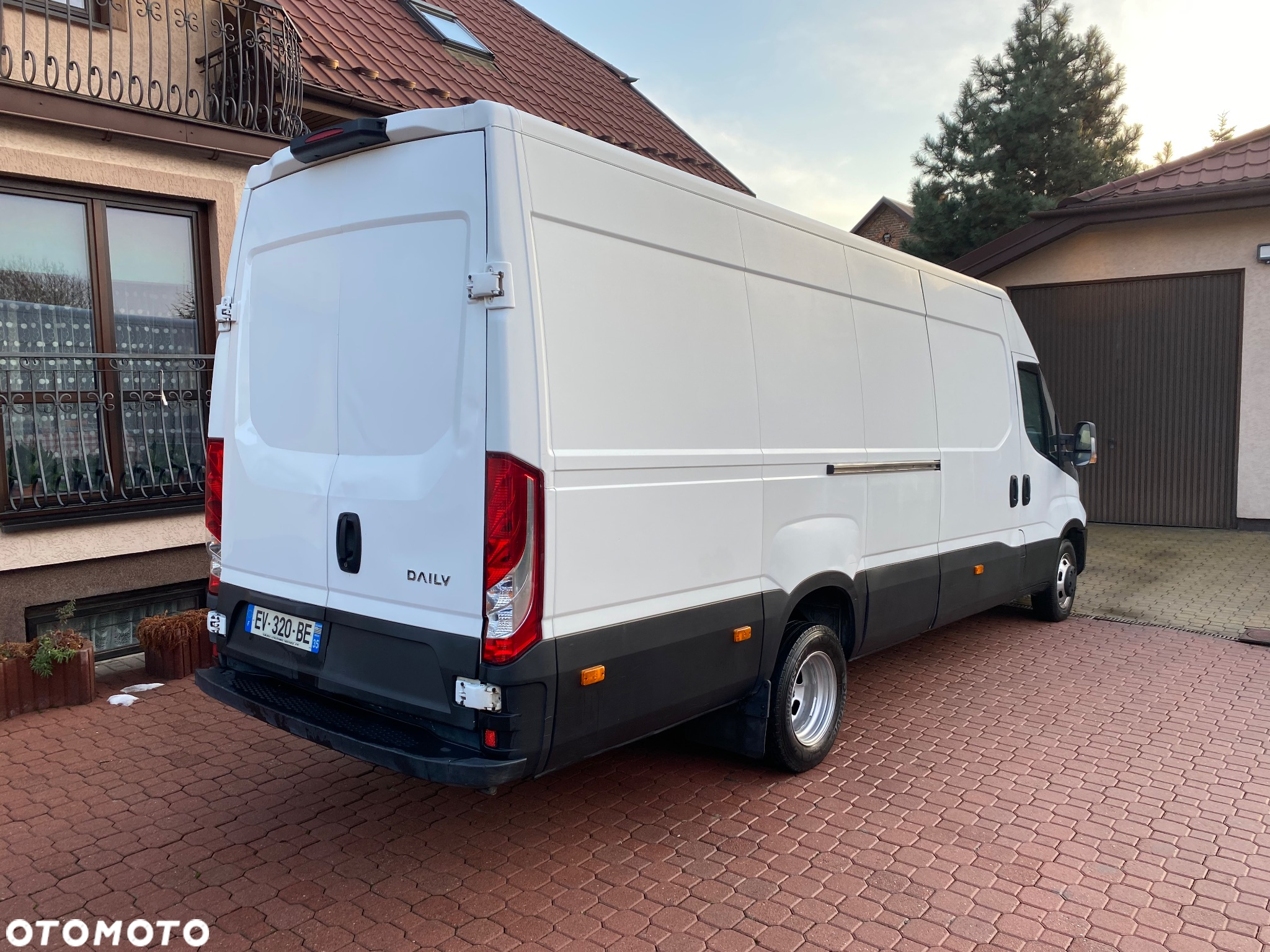 Iveco 35C13 bliźniaki  klimatronic MAXI DŁUGIE hak 3500 kg - 6
