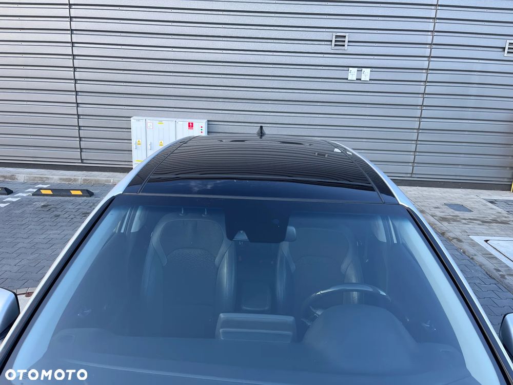 Hyundai i30 1.6 D Premiere Luxury DCT - 11