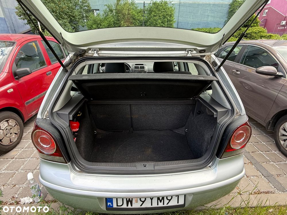 Volkswagen Polo 1.4 16V Comfortline - 4