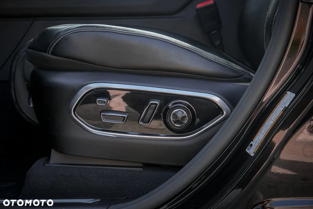 Jeep Grand Cherokee - 20