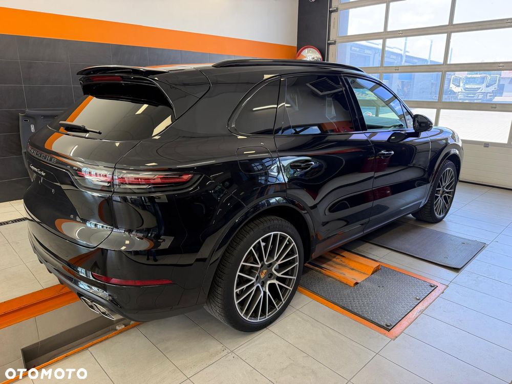 Porsche Cayenne - 5