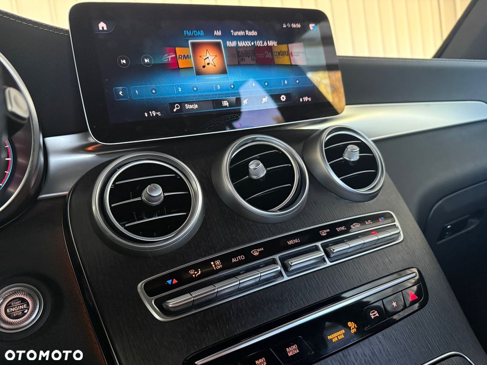 Mercedes-Benz GLC 200 4Matic 9G-TRONIC AMG Line Plus - 31