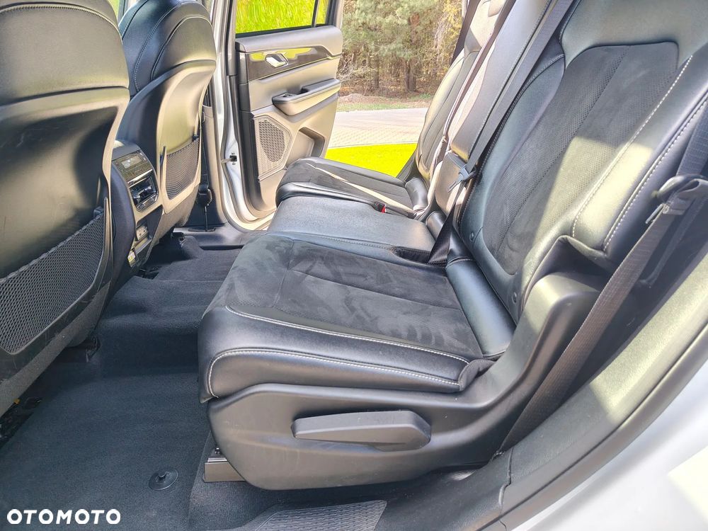 Jeep Grand Cherokee - 38