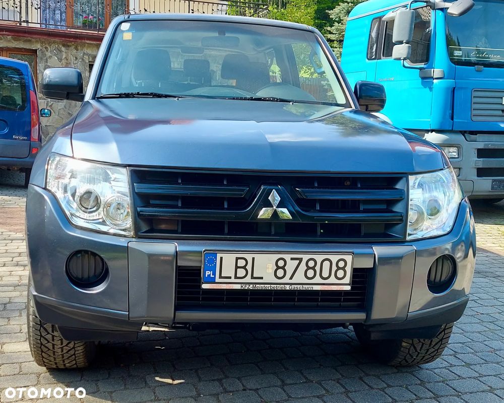 Mitsubishi Pajero - 1