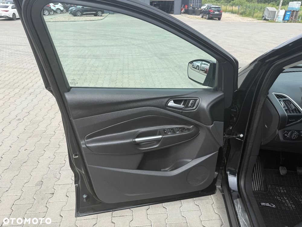 Ford Kuga 2.0 TDCi 2x4 Titanium - 20