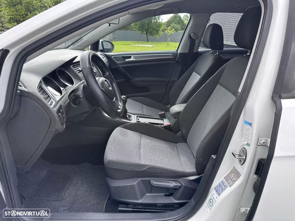 VW Golf Variant 1.6 TDi Highline - 26