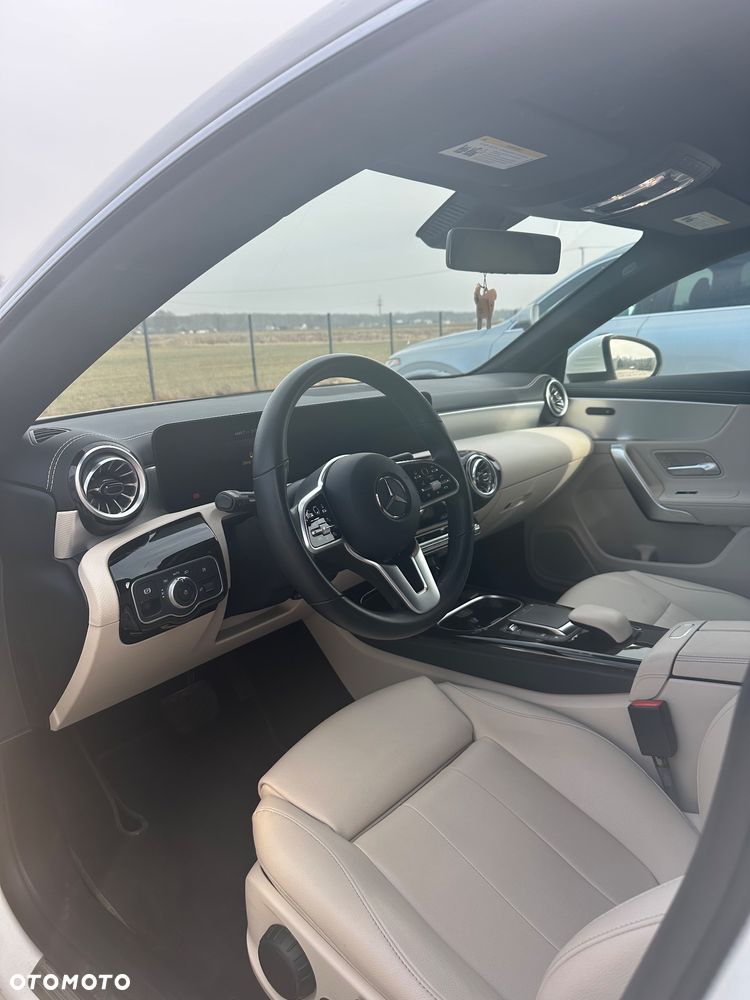 Mercedes-Benz CLA 250 4Matic 7G-DCT - 10