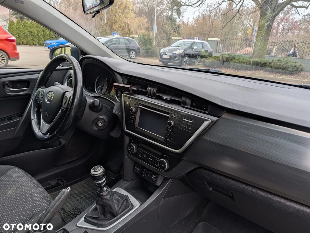 Toyota Auris 1.4 D-4D Premium Comfort - 6