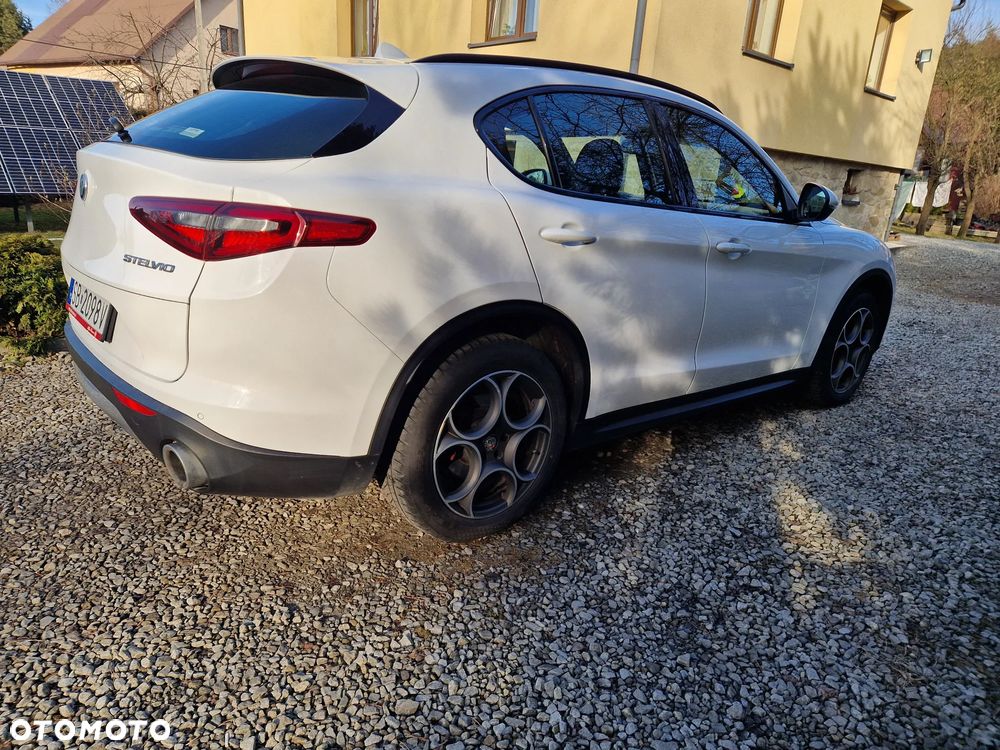 Alfa Romeo Stelvio 2.0 Turbo Executive Q4 - 4