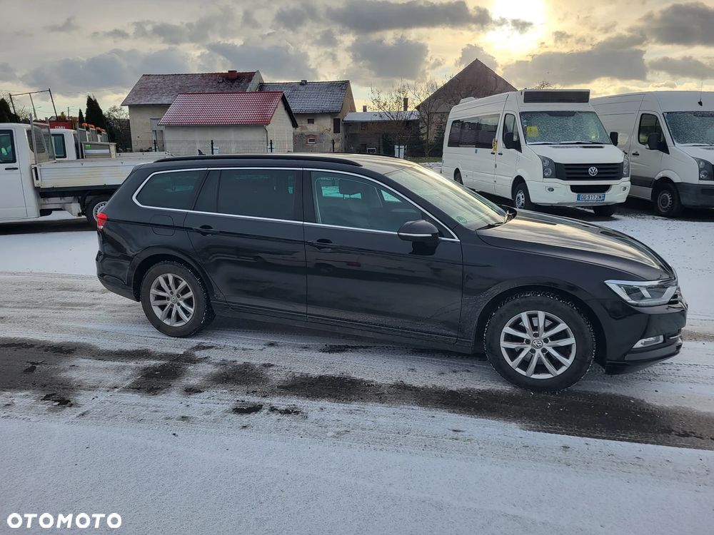 Volkswagen Passat 2.0 TDI SCR DSG Trendline - 2