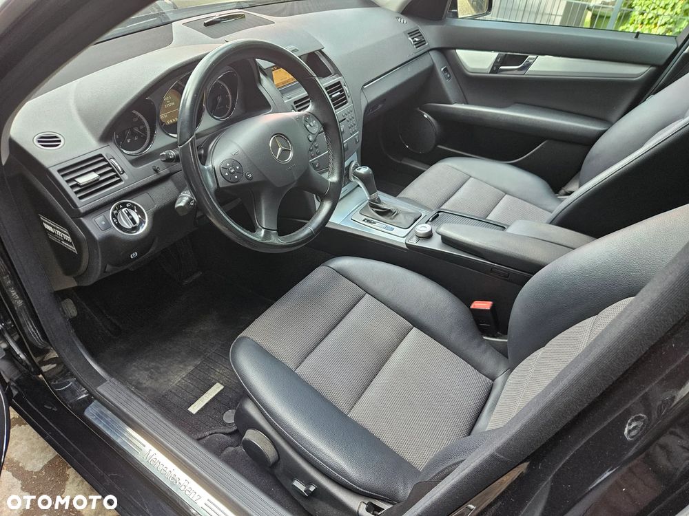 Mercedes-Benz Klasa C 220 CDI DPF Automatik BlueEFFICIENCY Avantgarde - 9