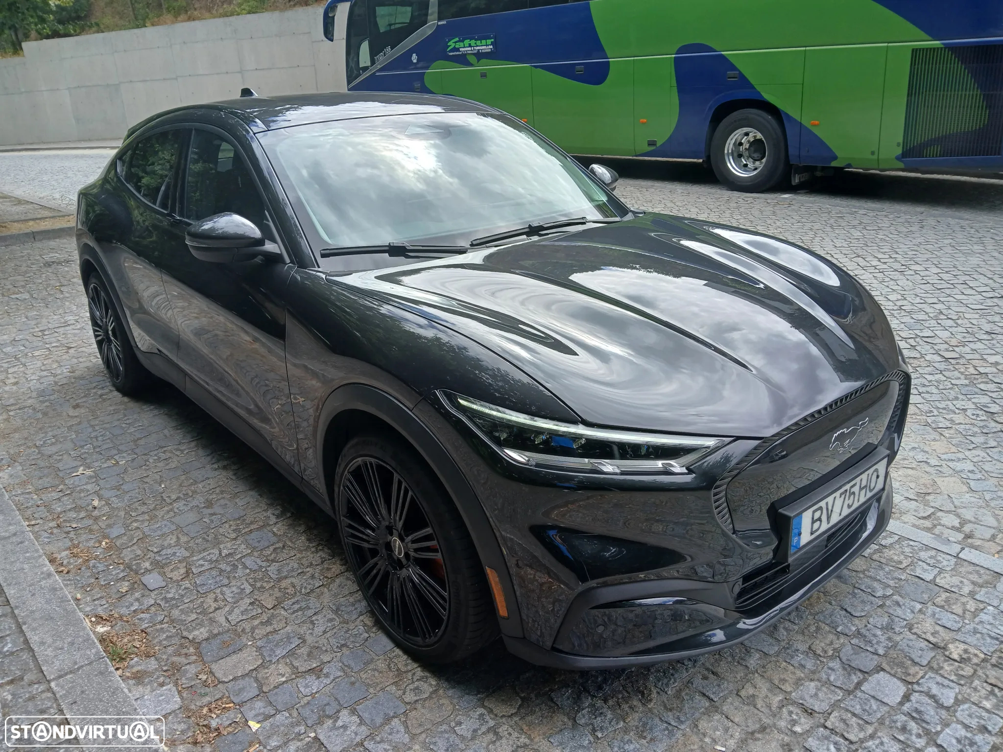 Ford Mustang Mach-E 75.7 kWh Premium AWD - 3