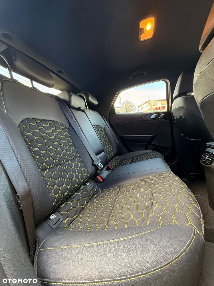 Kia XCeed 1.5 T-GDI Business Line - 31