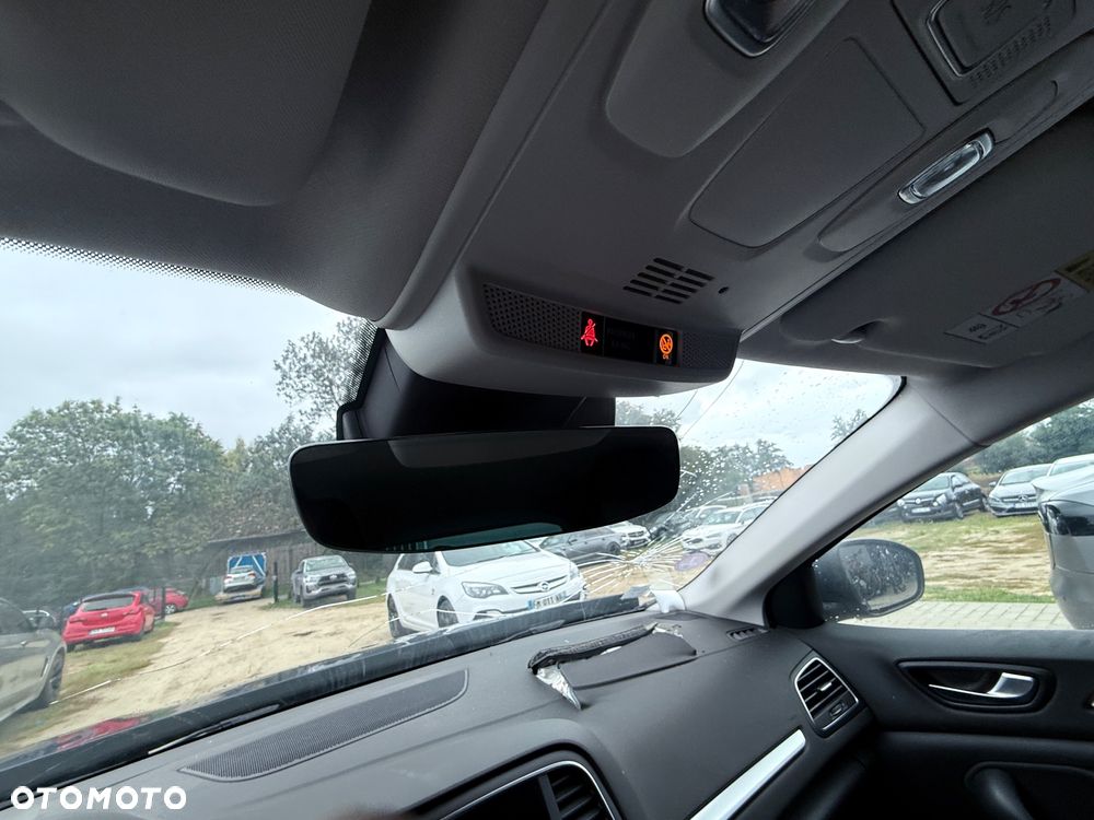 Renault Megane TCe 140 GPF TECHNO - 22