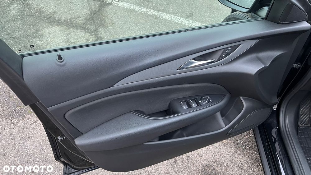 Opel Insignia 1.5 T Enjoy S&S - 13