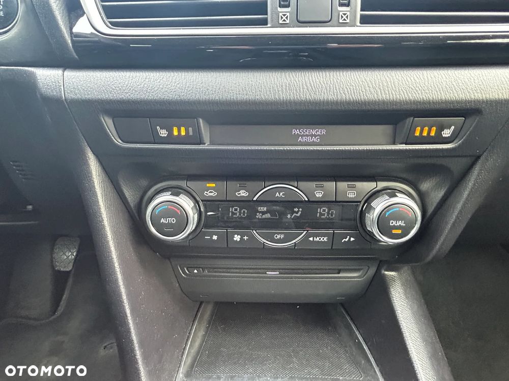 Mazda 3 2.0 Skyenergy EU6 - 13