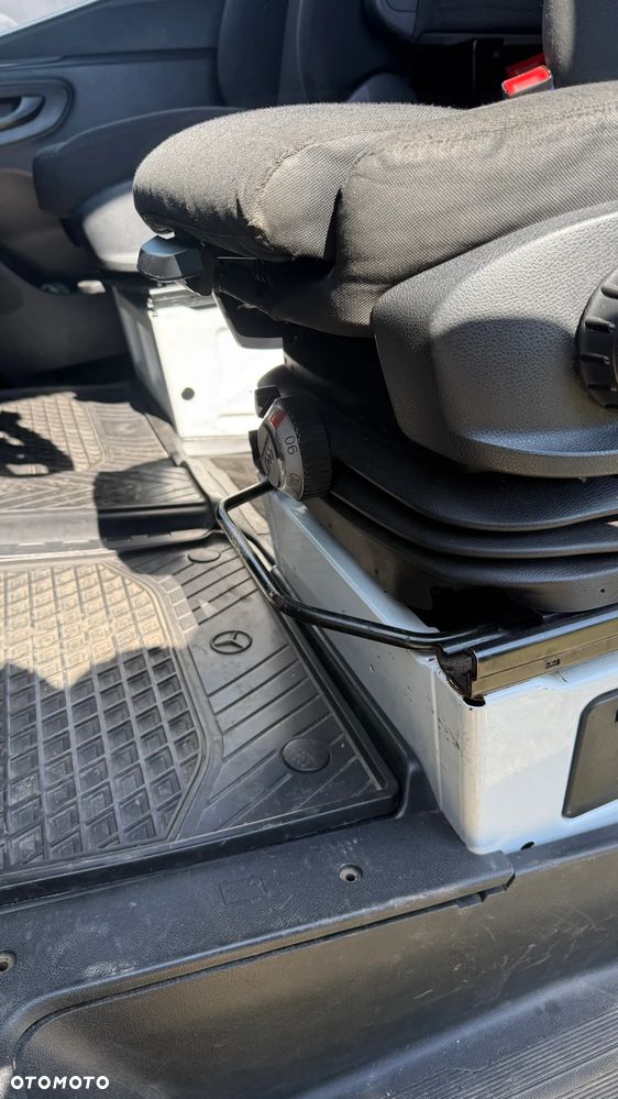 Mercedes-Benz W907 - 8