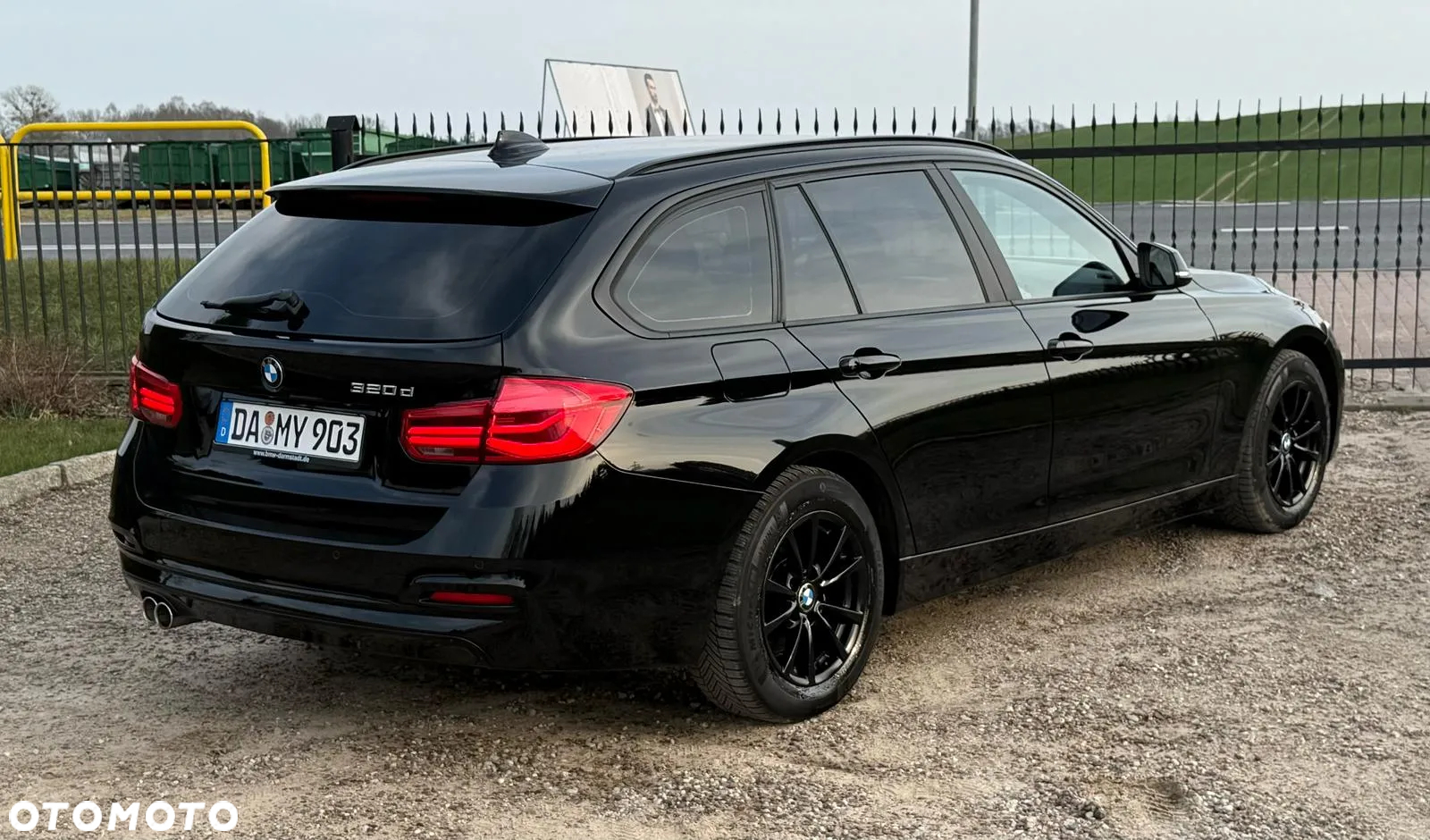 BMW Seria 3 320d Touring - 9