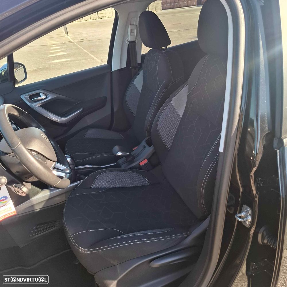 Peugeot 2008 - 32