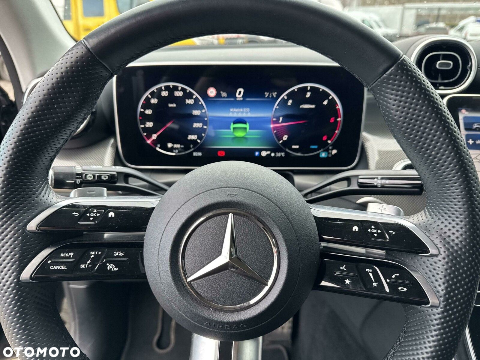 Mercedes-Benz GLC - 12