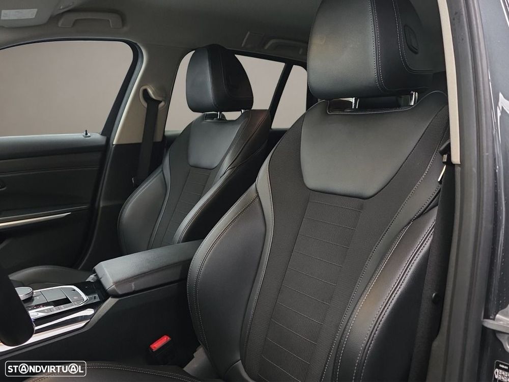 BMW 318 d Line Sport Auto — fotografia 9