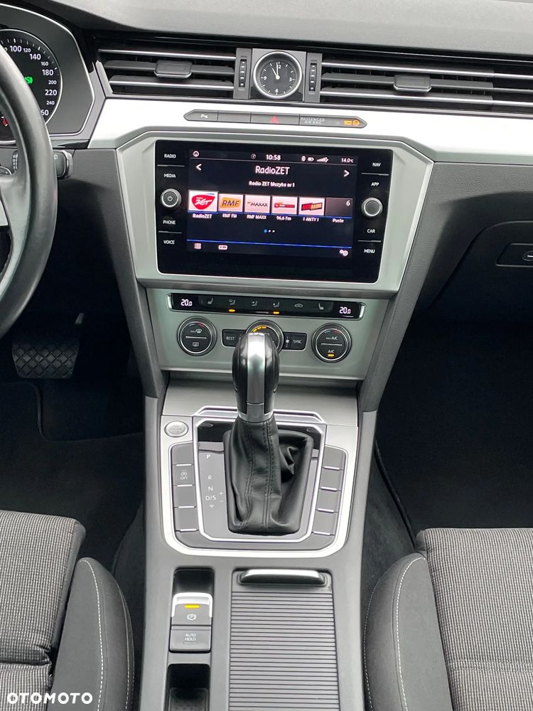 Volkswagen Passat 2.0 TDI DSG (BlueMotion Technology) Comfortline - 24