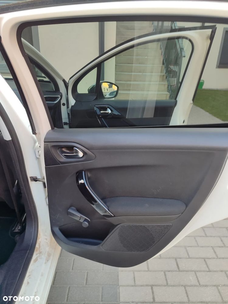 Peugeot 208 1.2 PureTech Active - 11
