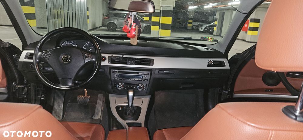 BMW Seria 3 318d DPF - 8