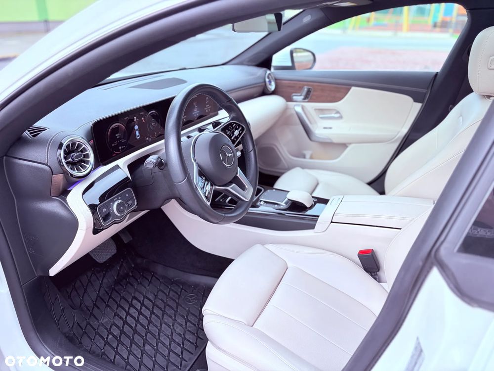 Mercedes-Benz CLA 250 7G-DCT - 11
