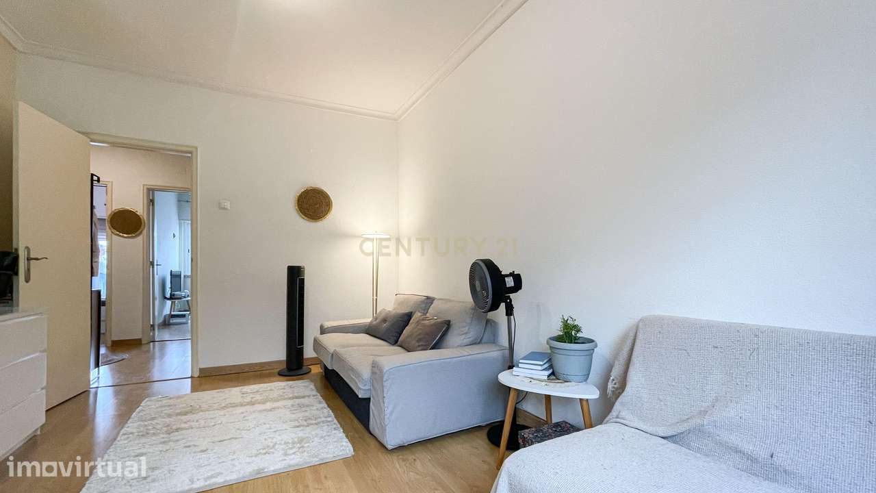 Apartamento T2 com Varanda em Algés | A 10 min da Estação | Excelente - Grande imagem: 5/20