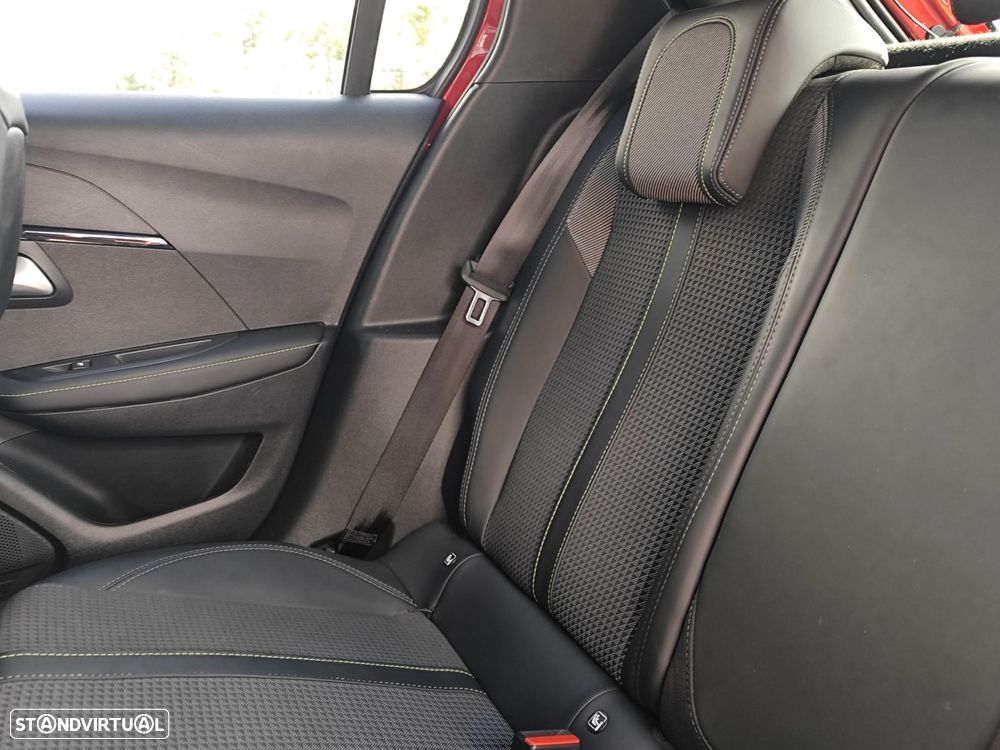 Peugeot e-208 50 kWh GT Line - 33