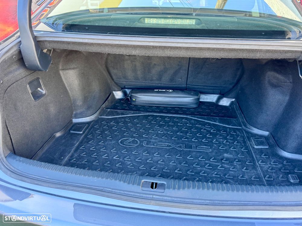 Lexus IS 300H Executive+ - 30