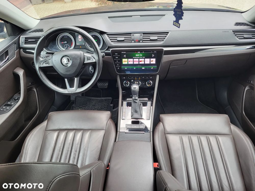 Skoda Superb 2.0 TDI 4x4 L&K DSG - 21