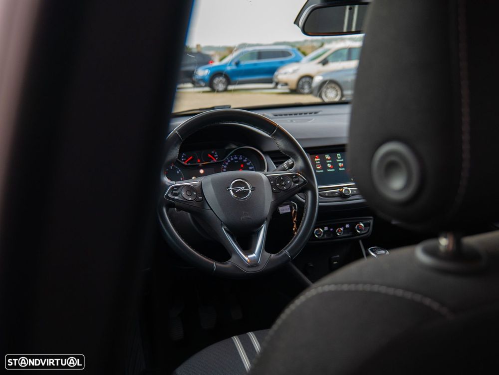 Opel Crossland 1.2 T Design & Tech - 23