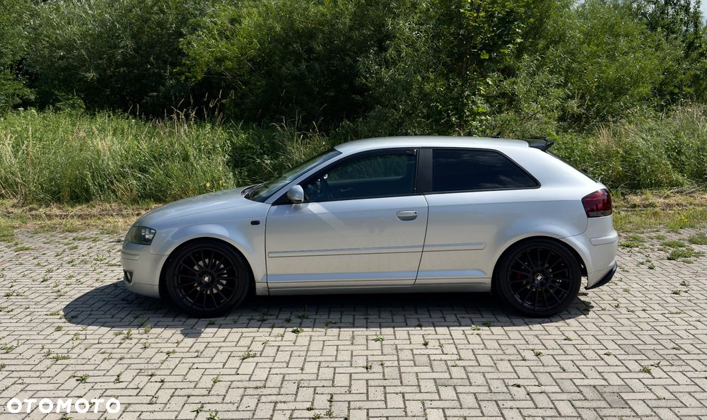Audi A3 3-drzwiowe 1.6 FSI Ambiente - 2