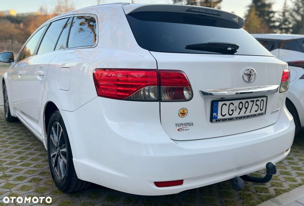 Toyota Avensis 2.0 D-4D Style - 10