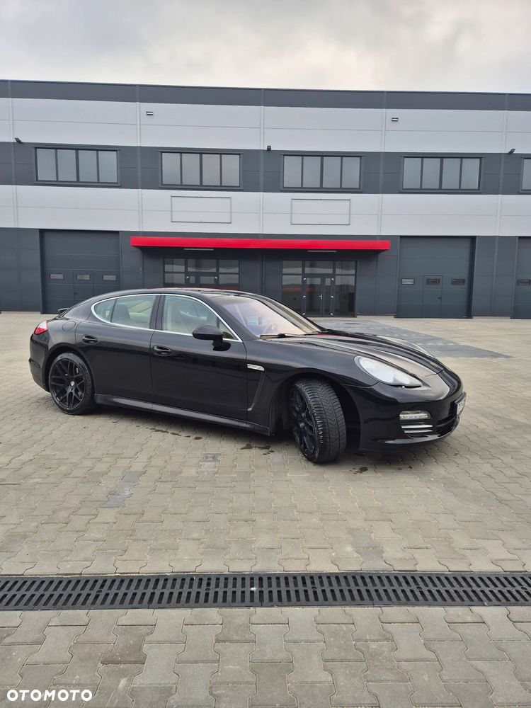 Porsche Panamera 4S - 7