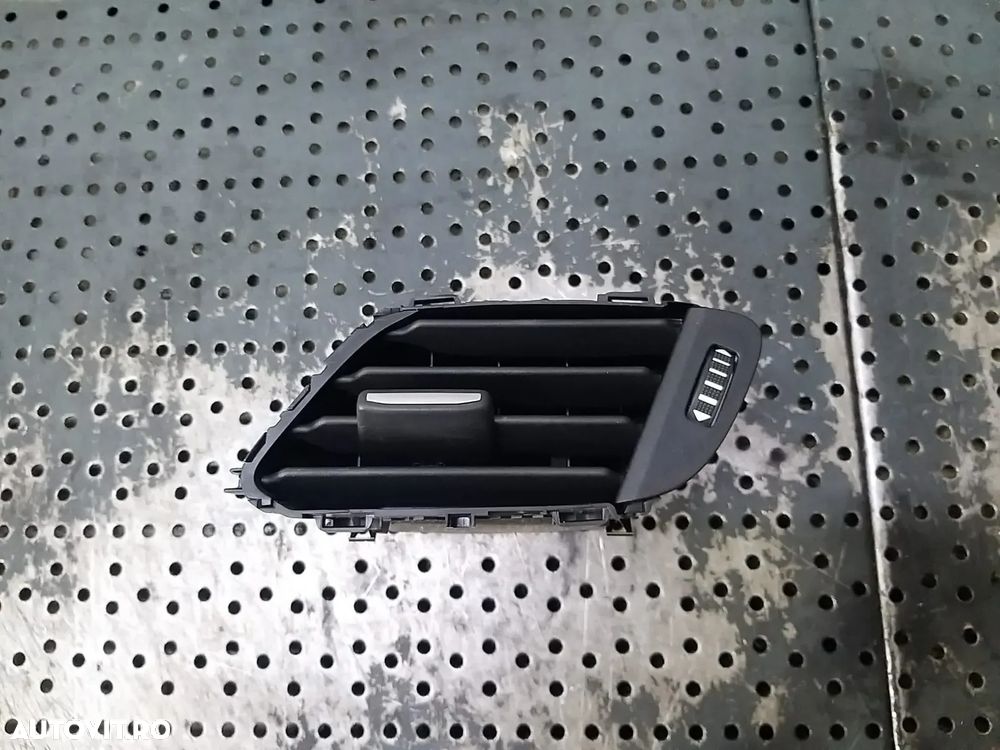 Grila ventilatie bord dreapta ford puma j2k cf7 h1bba018b08 - 1