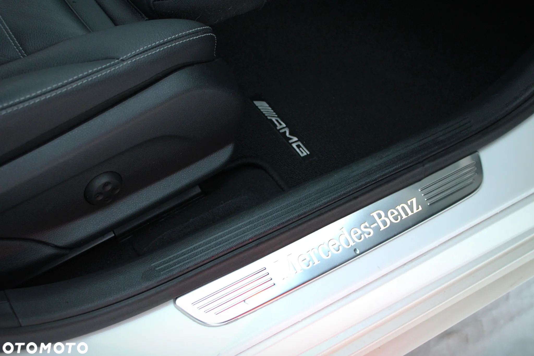 Mercedes-Benz Klasa C 450 AMG 4Matic 7G-TRONIC - 31