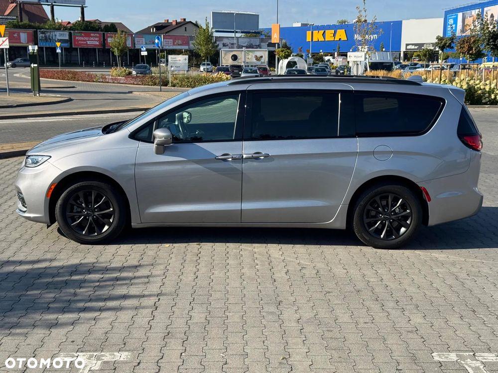 Chrysler Pacifica - 24