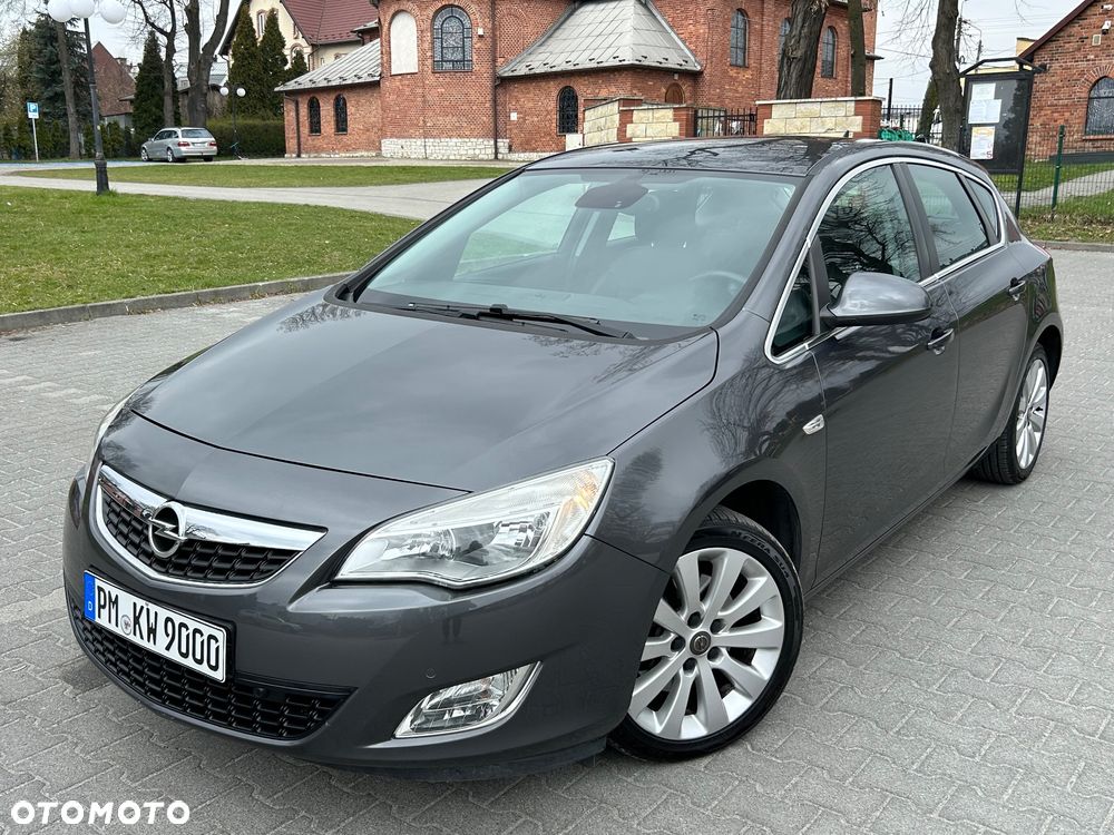 Opel Astra 1.6 Turbo Cosmo - 1