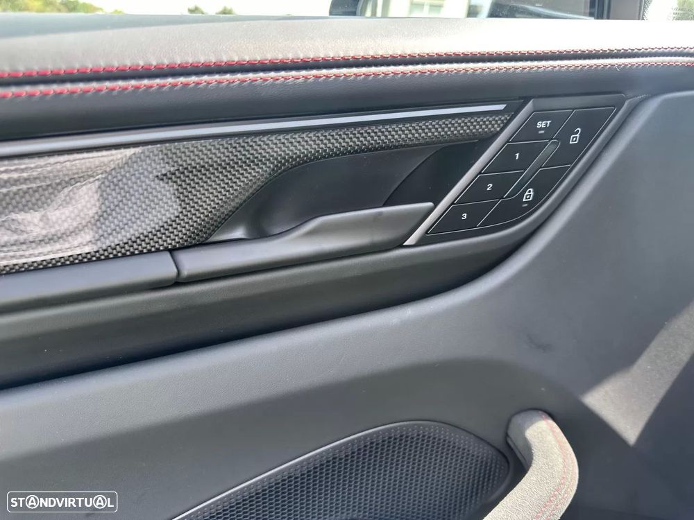 Porsche Macan Electric GTS - 28