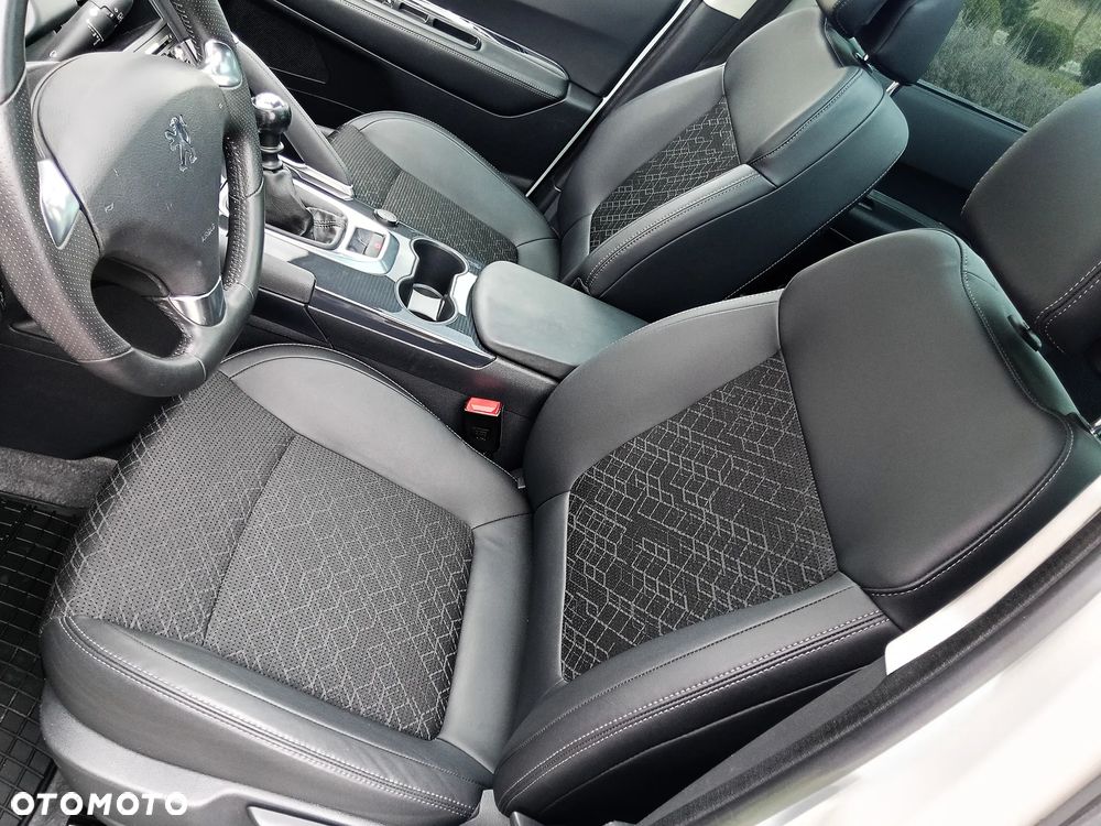 Peugeot 3008 1.6 BlueHDi Style S&S - 14