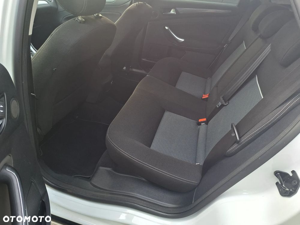 Ford Mondeo 1.6 TDCi Titanium - 12