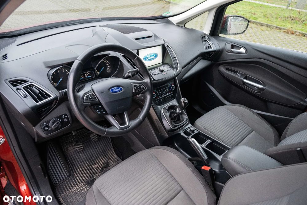 Ford Grand C-MAX - 25
