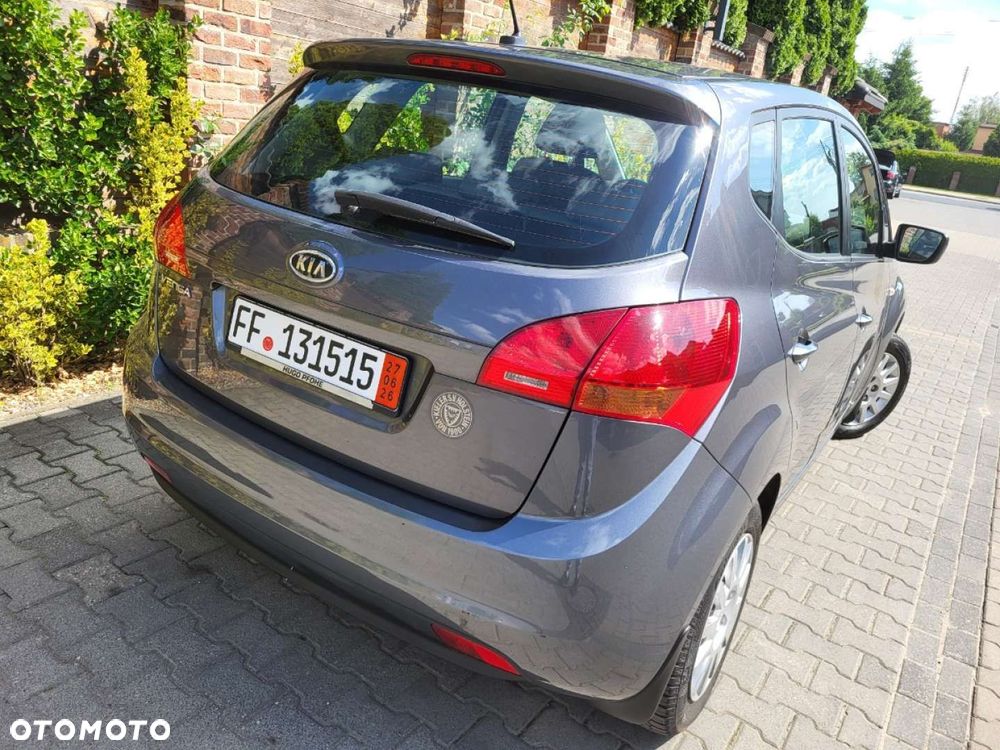 Kia Venga - 25